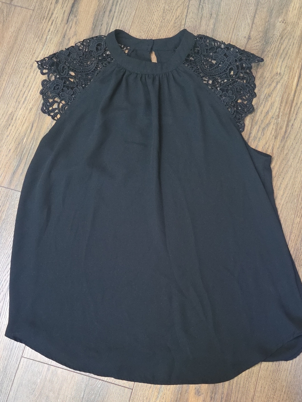 Active User Lace Top